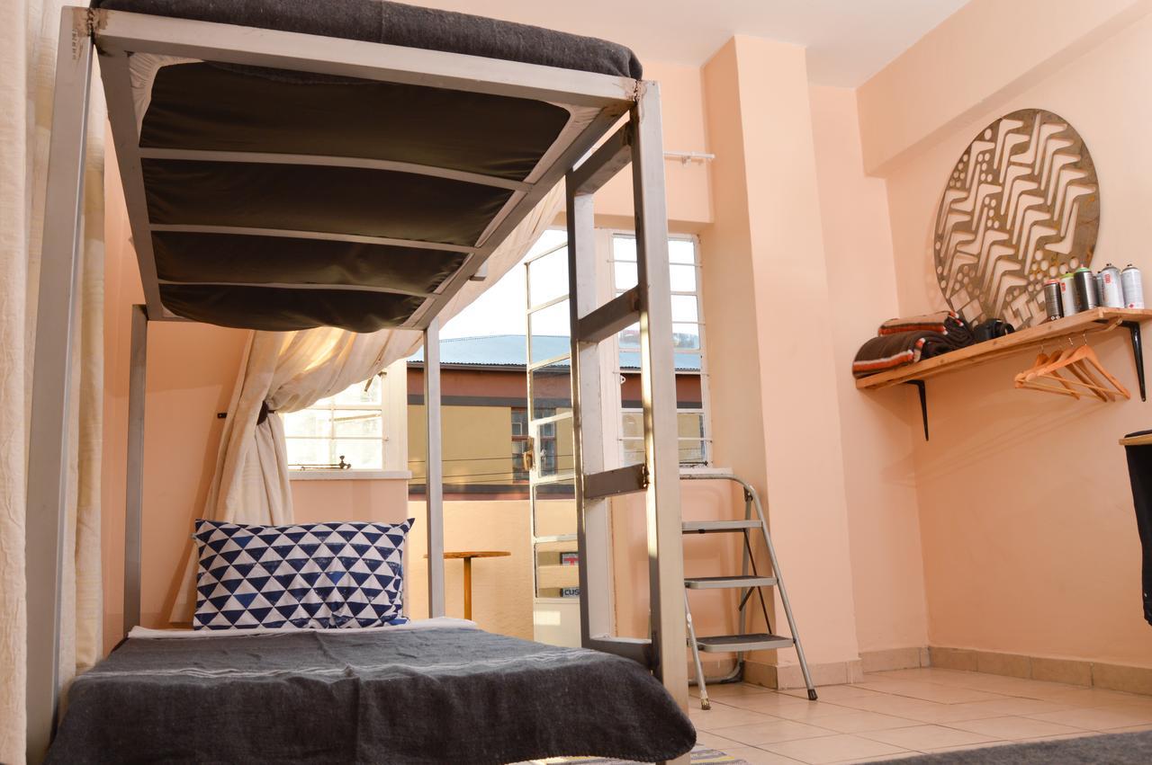 Urban Backpackers Hostel โจฮันเนสเบิร์ก ภายนอก รูปภาพ