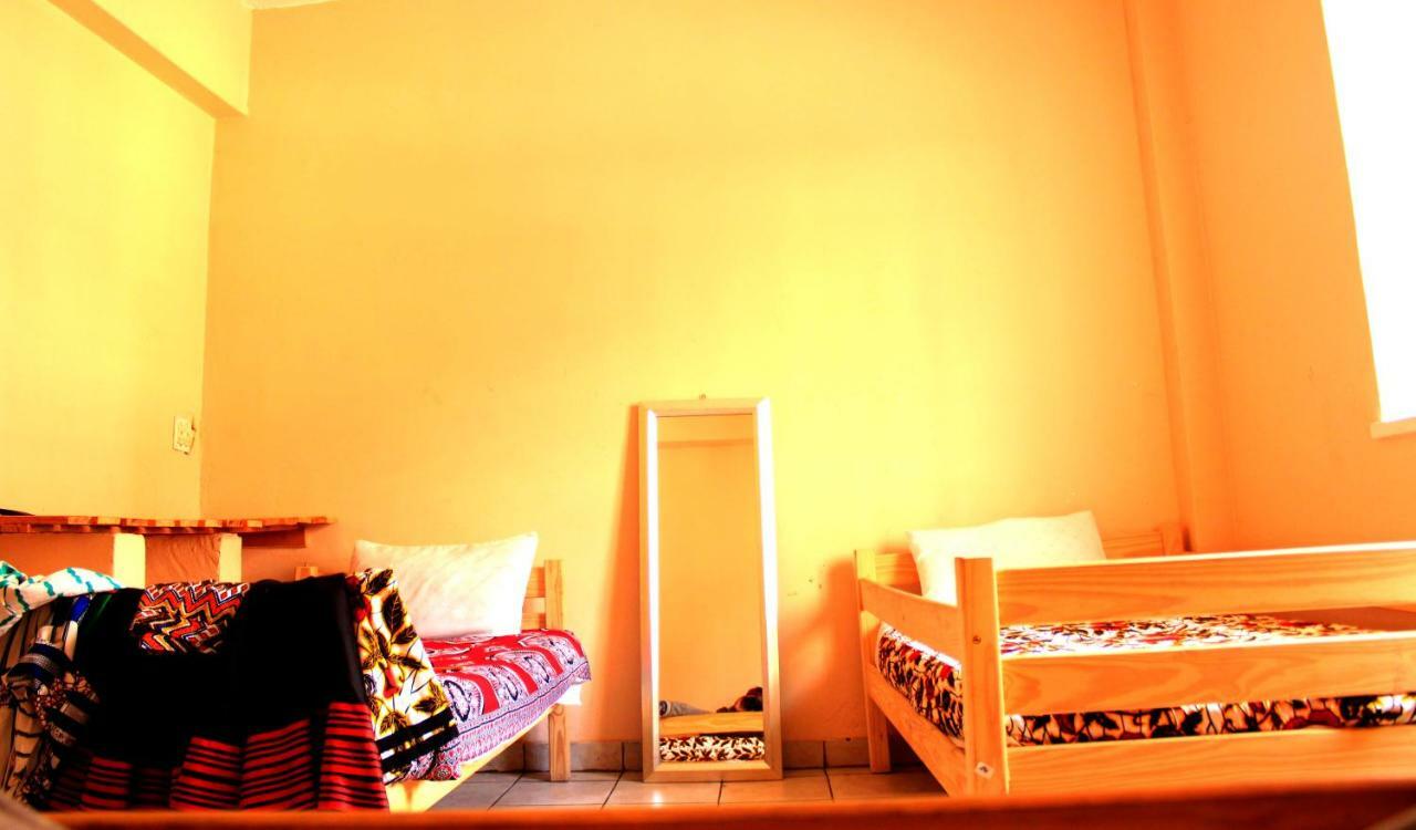 Urban Backpackers Hostel โจฮันเนสเบิร์ก ภายนอก รูปภาพ