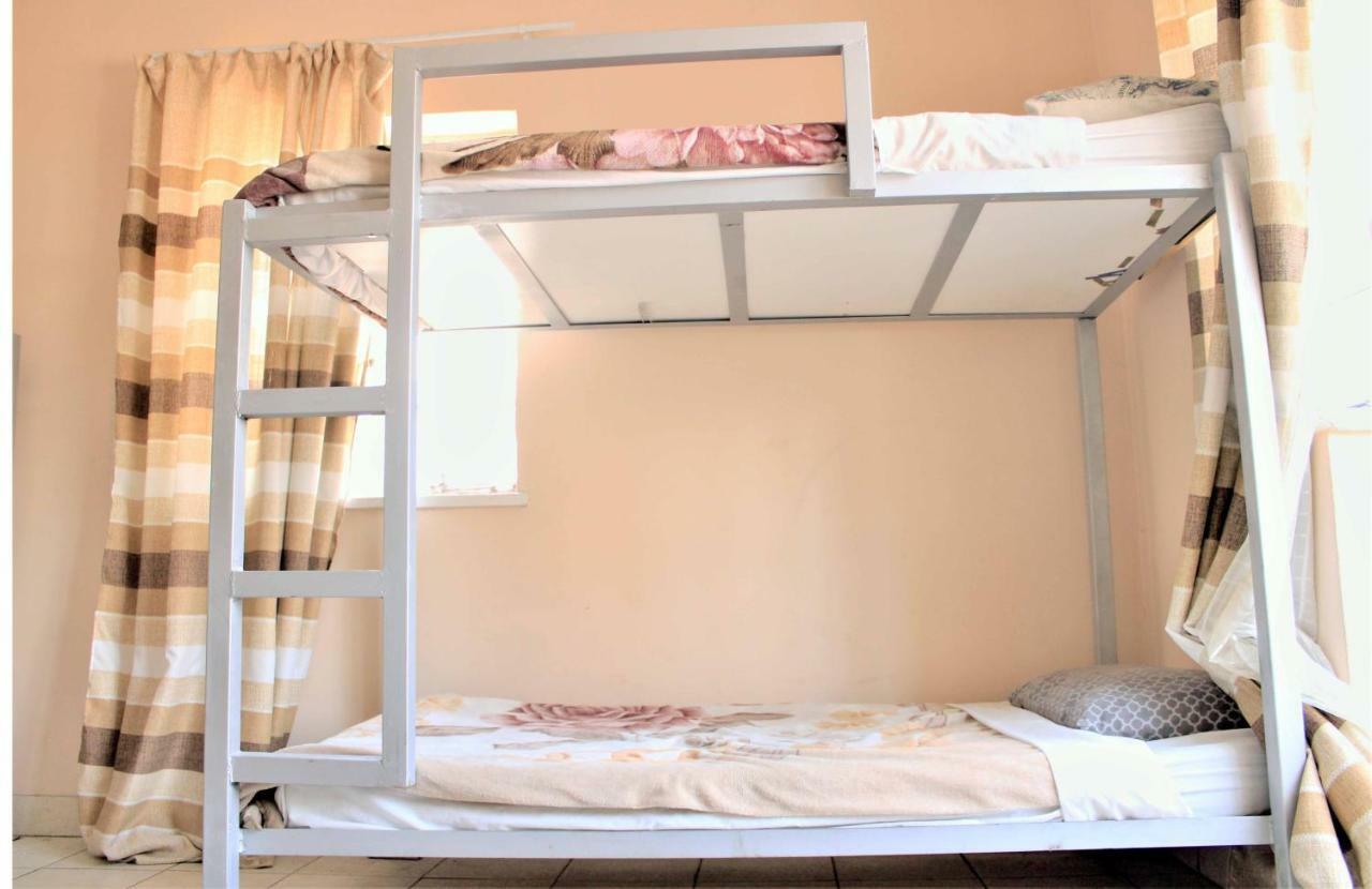 Urban Backpackers Hostel โจฮันเนสเบิร์ก ภายนอก รูปภาพ