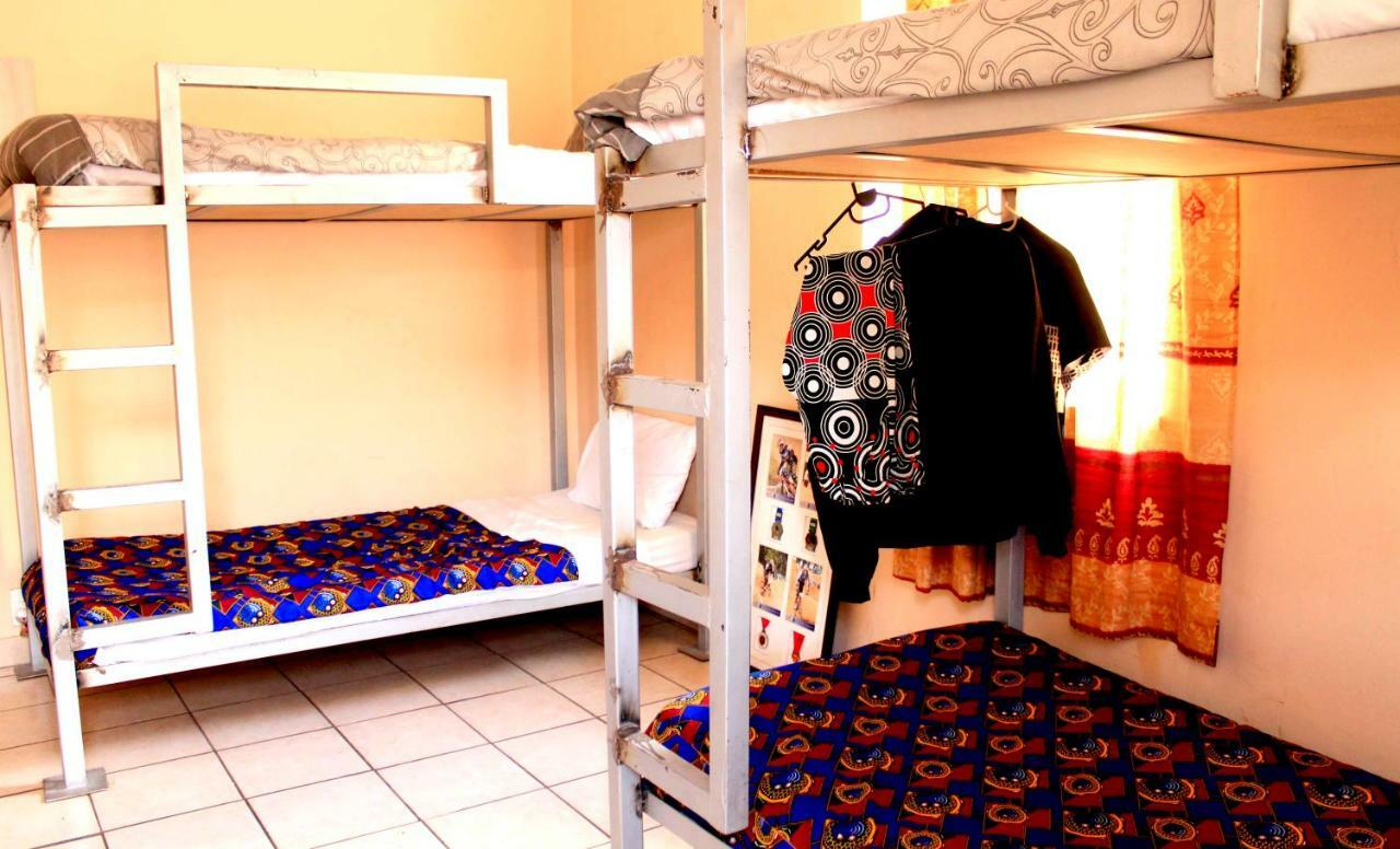Urban Backpackers Hostel โจฮันเนสเบิร์ก ภายนอก รูปภาพ