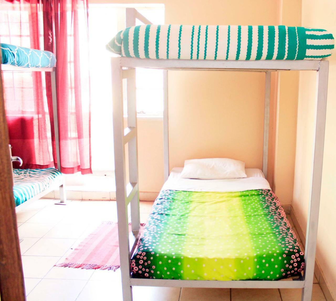 Urban Backpackers Hostel โจฮันเนสเบิร์ก ภายนอก รูปภาพ