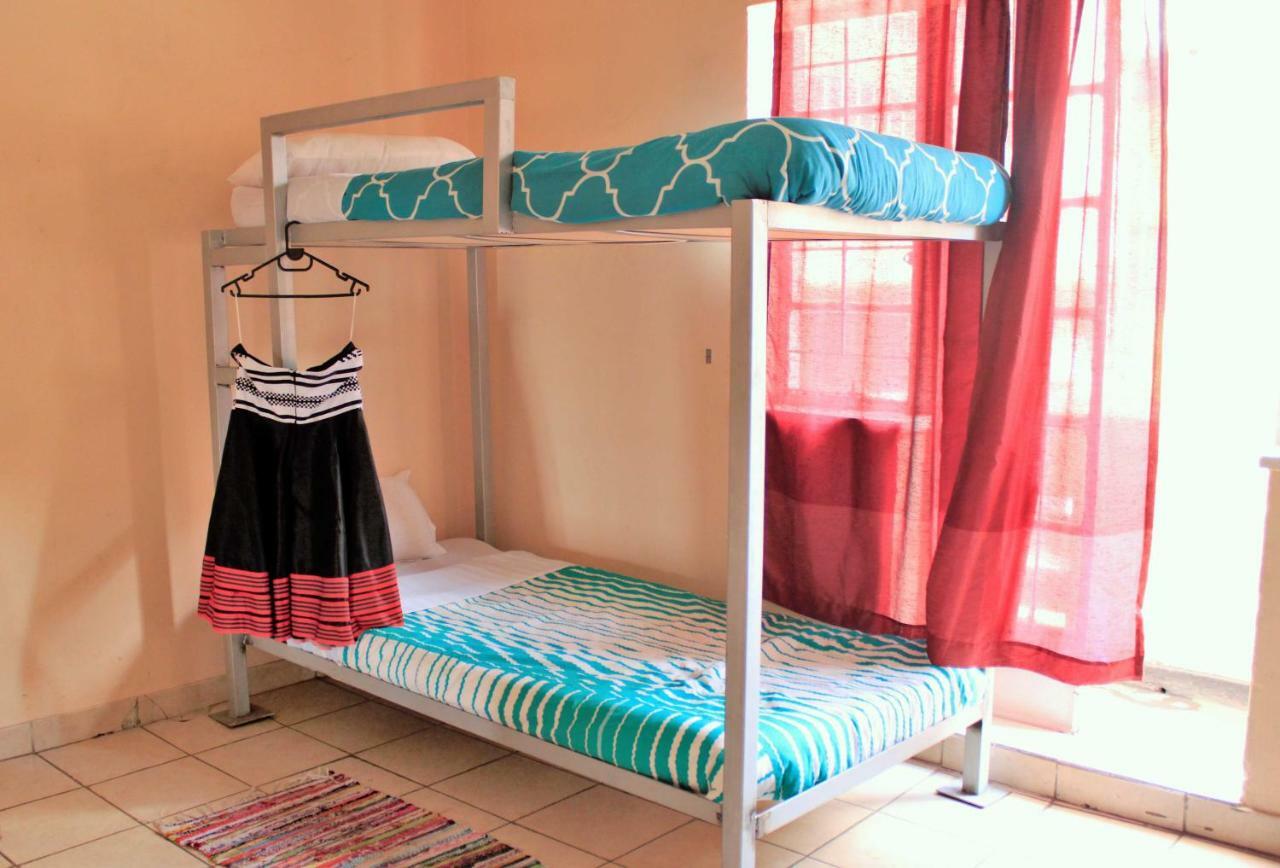 Urban Backpackers Hostel โจฮันเนสเบิร์ก ภายนอก รูปภาพ