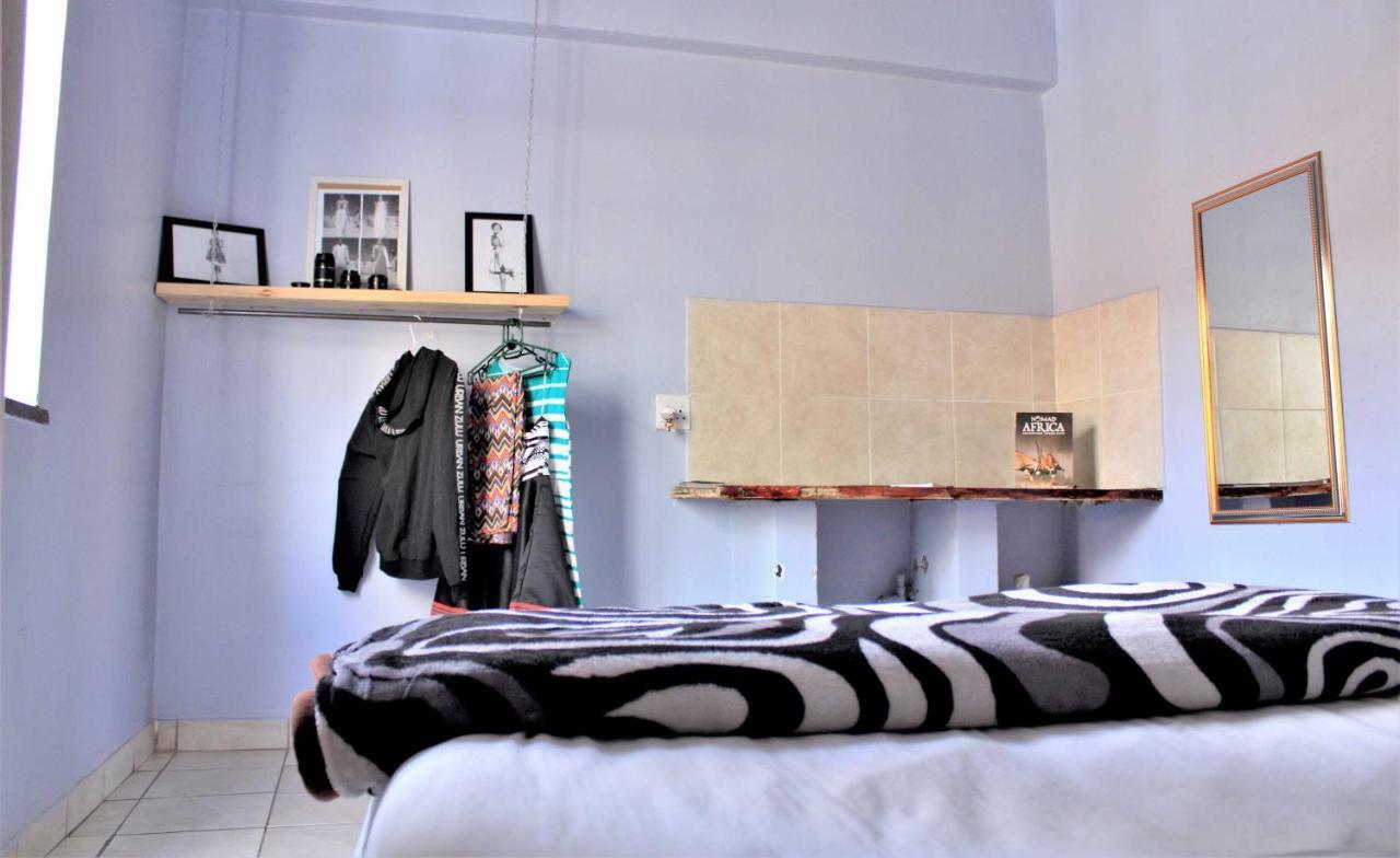 Urban Backpackers Hostel โจฮันเนสเบิร์ก ภายนอก รูปภาพ