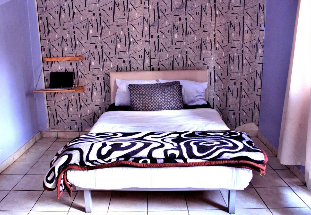 Urban Backpackers Hostel โจฮันเนสเบิร์ก ภายนอก รูปภาพ