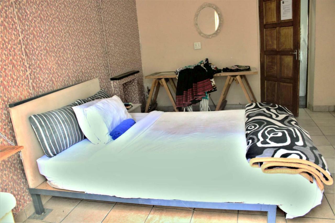 Urban Backpackers Hostel โจฮันเนสเบิร์ก ภายนอก รูปภาพ